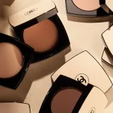 Chanel LES BEIGES, компактная пудра для лица, 12 г, оттенок B10 — фото 4