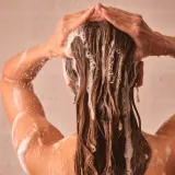 FABLE AND MANE Hydrating Shampoo шампунь для сухих волос увлажняющий с кокосовым маслом и алоэ, 250 мл Fable & Mane Hydrating Shampoo — фото 3