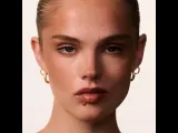 Fenty Beauty Sun Stalk'r Souffle кремовый бронзер прессованный мусс, 15 г, оттенок Hot Fudge — фото 6