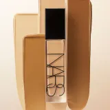 NARS Natural Radiant Longwear тональный крем стойкий, 30 мл, оттенок Macao — фото 4