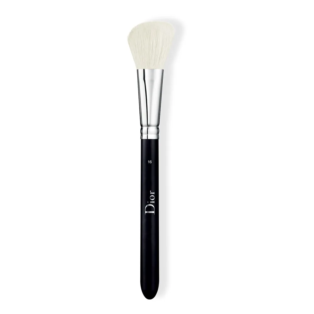 Dior Backstage Blush Brush 16 кисть для румян скошенная, N°16
