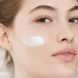ESTEE LAUDER DayWear Multi-Protection Anti-Oxidant 24H SPF 15 увлажняющий крем для лица — фото 3