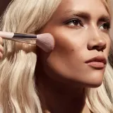 Fenty Beauty Sculpting Bronzer Brush кисть для контурирования лица, 195 — фото 3