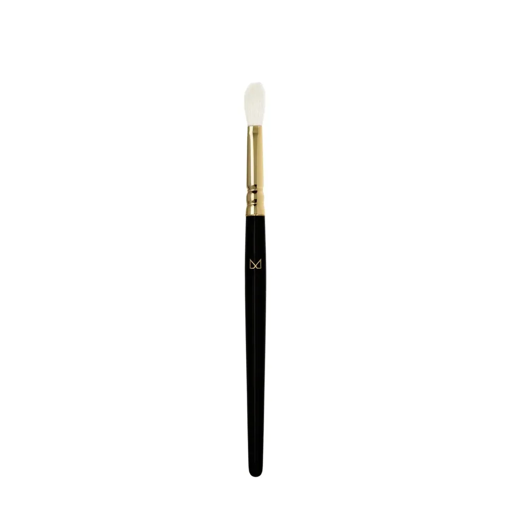 Кисть для теней M Brush by Maxineczka 11 из ворса козы, ручная работа, позолота 24K, 1 шт