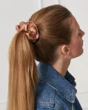 Резинка для волос Almania Scrunchie шёлковая кофейная, атласный тутовый шёлк, 1 шт — фото 2