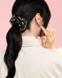 Резинка для волос Almania Scrunchie шёлковая с цветочным принтом ночной букет, для тонких волос, 1 шт — фото 2