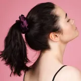 Резинка для волос Almania Scrunchie шёлковая сливовая, атласная отделка, 1 шт — фото 2