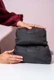 Косметичка мягкая MINTI Collection Large Pillow Puff Bag объёмная стёганая, чёрная, 27 x 14,5 x 17 см — фото 2