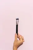 Кисть для контуринга MINTI Collection Magic Sculpting F35 синтетический ворс, короткий ворс 2 см, деревянная ручка — фото 2