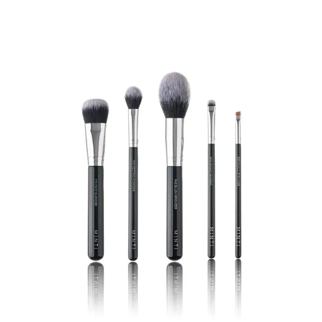 Набор кистей для макияжа лица и глаз MINTI Collection Essential Set компактный, для дороги, вес 75 г