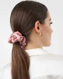 Резинка для волос Almania Scrunchie шёлковая с принтом магнолия, атласная, 1 шт — фото 2