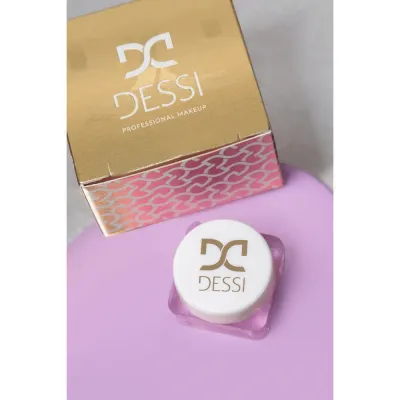 Гелевый лайнер для глаз Dessi Cosmetics Berry Cream 06, цветная стрелка и акцент на губах