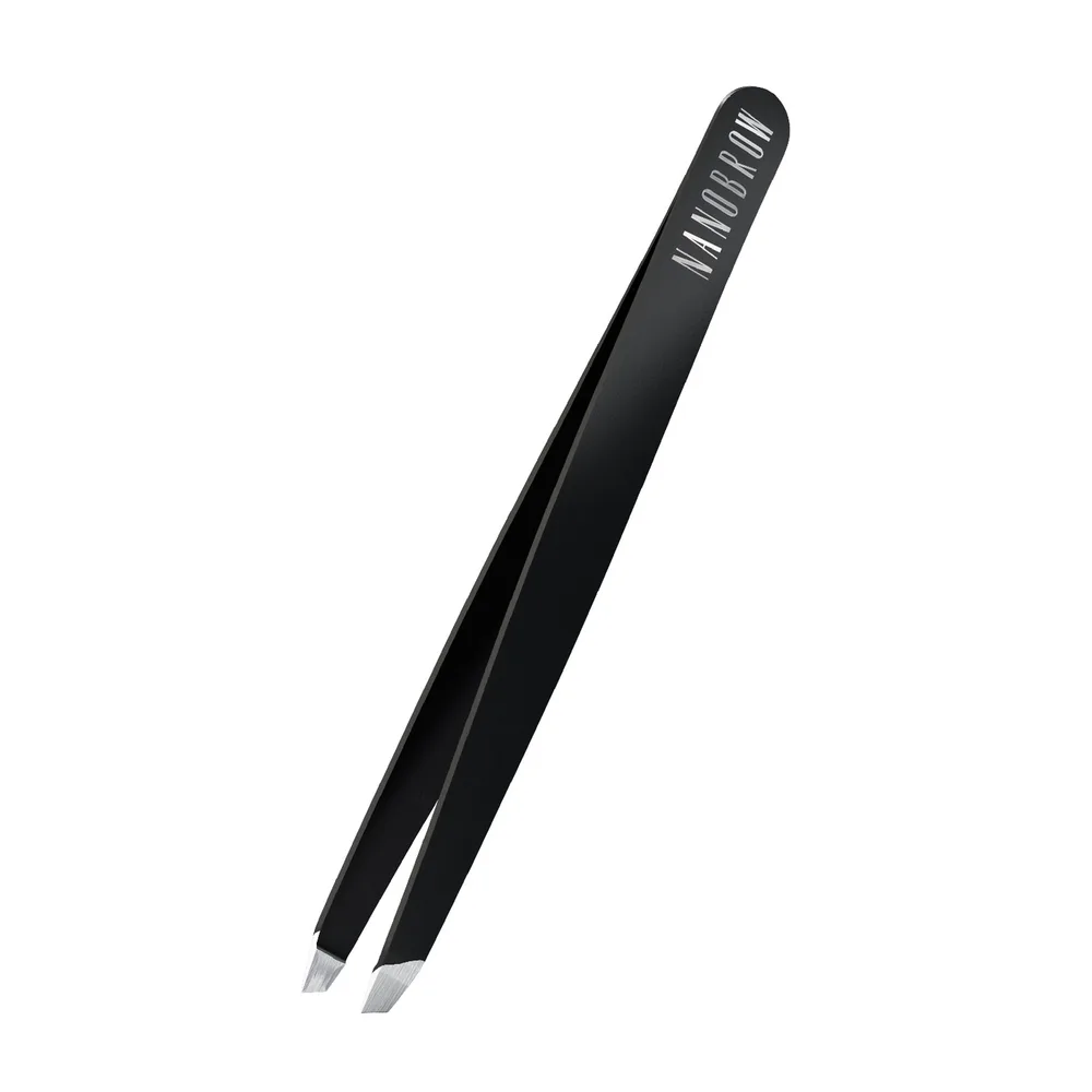 Пинцет для бровей Nanobrow Tweezers скошенный, нержавеющая сталь, сатиновое покрытие