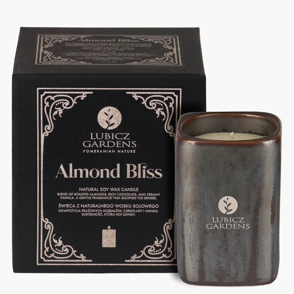 Свеча ароматическая Lubicz Gardens Almond Bliss квадратная высокая, соевый воск, миндаль, пралине, шоколад и ваниль, около 38 часов, 225 г