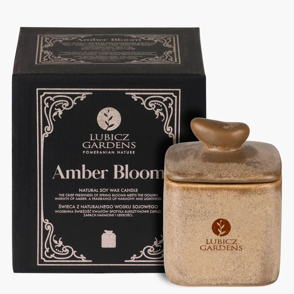 Свеча ароматическая Lubicz Gardens Amber Bloom квадратная, соевый воск, деревянный фитиль, фрезия, кардамон и амбра, около 28 часов, 180 г