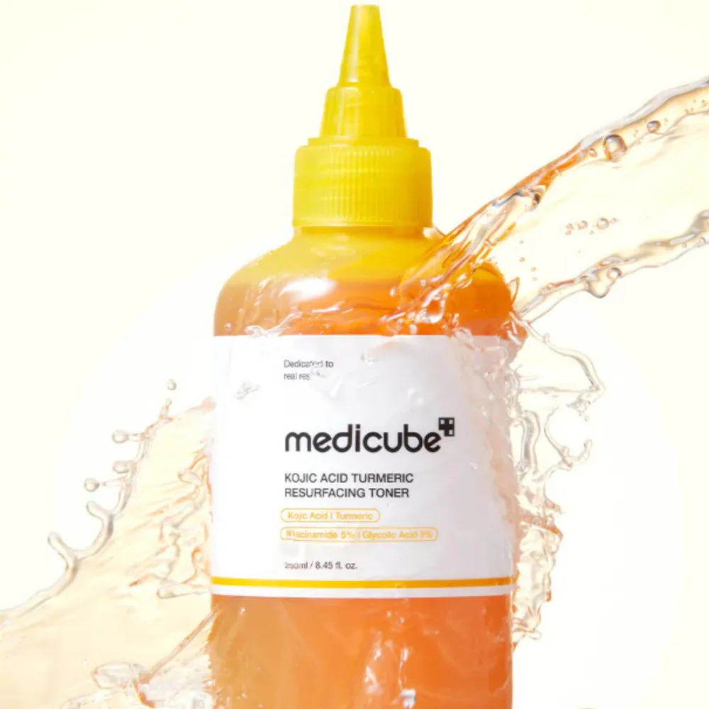 Тоник для лица Medicube Kojic Acid Turmeric Resurfacing Toner осветляющий с койевой кислотой и куркумой, для ровного тона, 250 мл