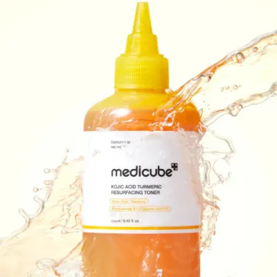 Тоник для лица Medicube Kojic Acid Turmeric Resurfacing Toner осветляющий с койевой кислотой и куркумой, для ровного тона, 250 мл