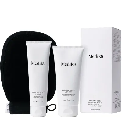 Набор для тела Medik8 Smooth Body Exfoliating Kit отшелушивающий, скраб, лосьон и рукавица, 150 мл + 200 мл