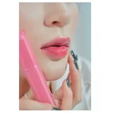 Блеск для губ Romand Dewy Ful Water Tint водянистая текстура, влажное сияние, оттенок 05 Taffy, 5 г — фото 4