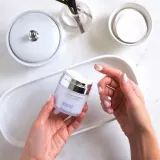 Крем для лица восстанавливающий успокаивающий с ретинолом ZO Skin Health Renewal Creme, 50 мл — фото 4
