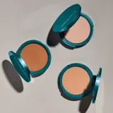 Минеральная прессованная пудра-основа Natural Finish SPF20, оттенок Light Beige Colorescience, 12 г — фото 3